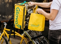 Glovo rozpoczyna oficjalną współpracę z Biedronką oraz Carrefourem